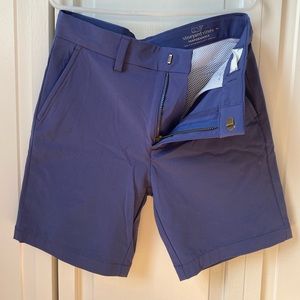 Vinyard Vines performance size 7 never worn.